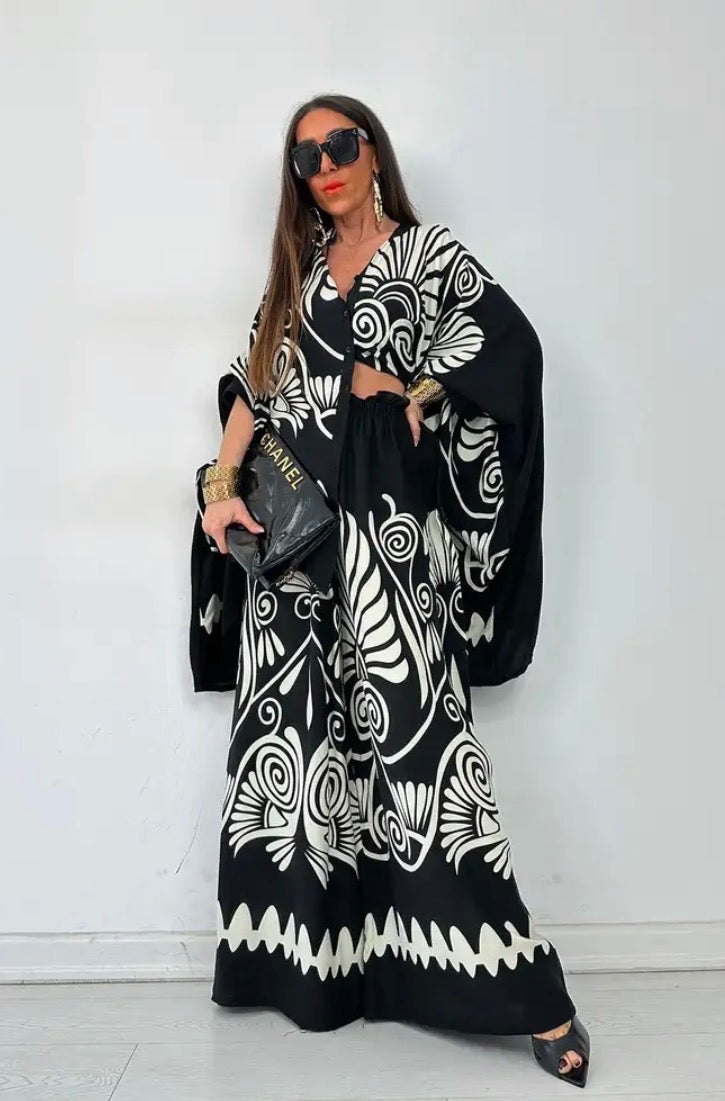 2-teiliges Set – Fließende Eleganz in Schwarz & Ecru