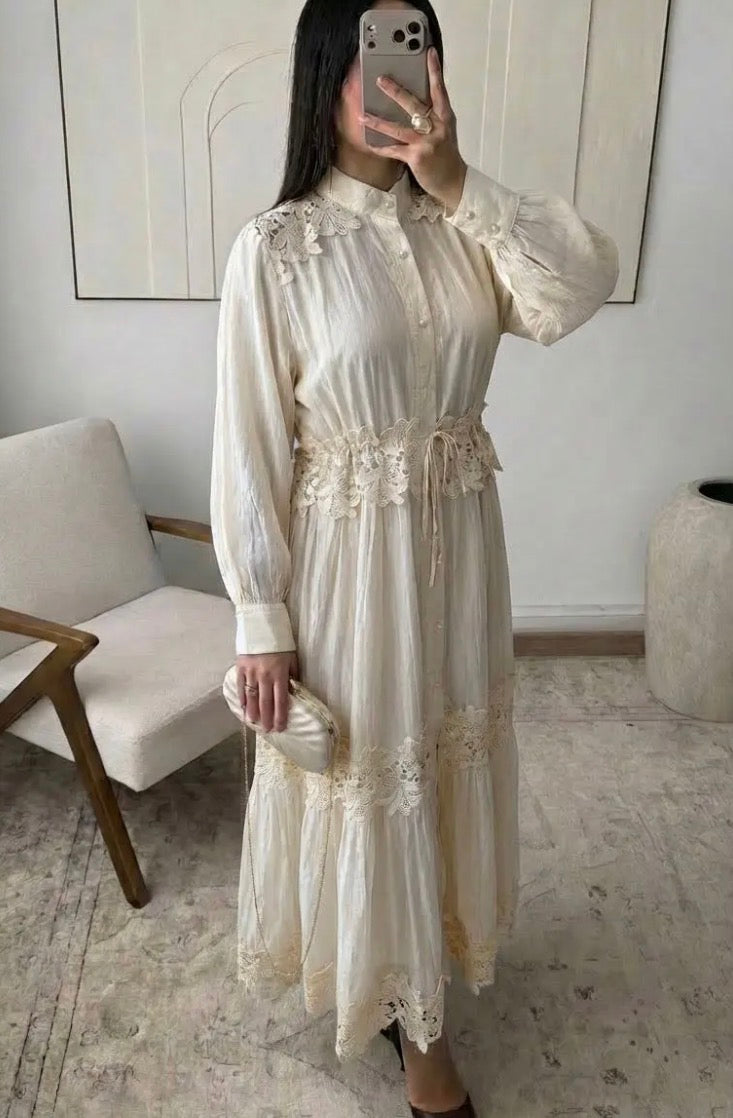 Amira Spitzenkleid